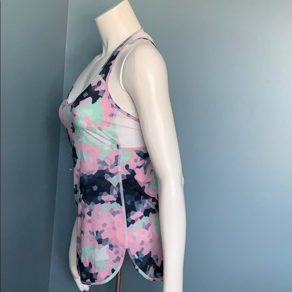 Lululemon shirt lot size 2 - Picture 6 of 16